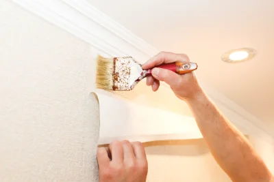 Pose de papier peint à Lévignac — revêtements muraux et toiles de verre